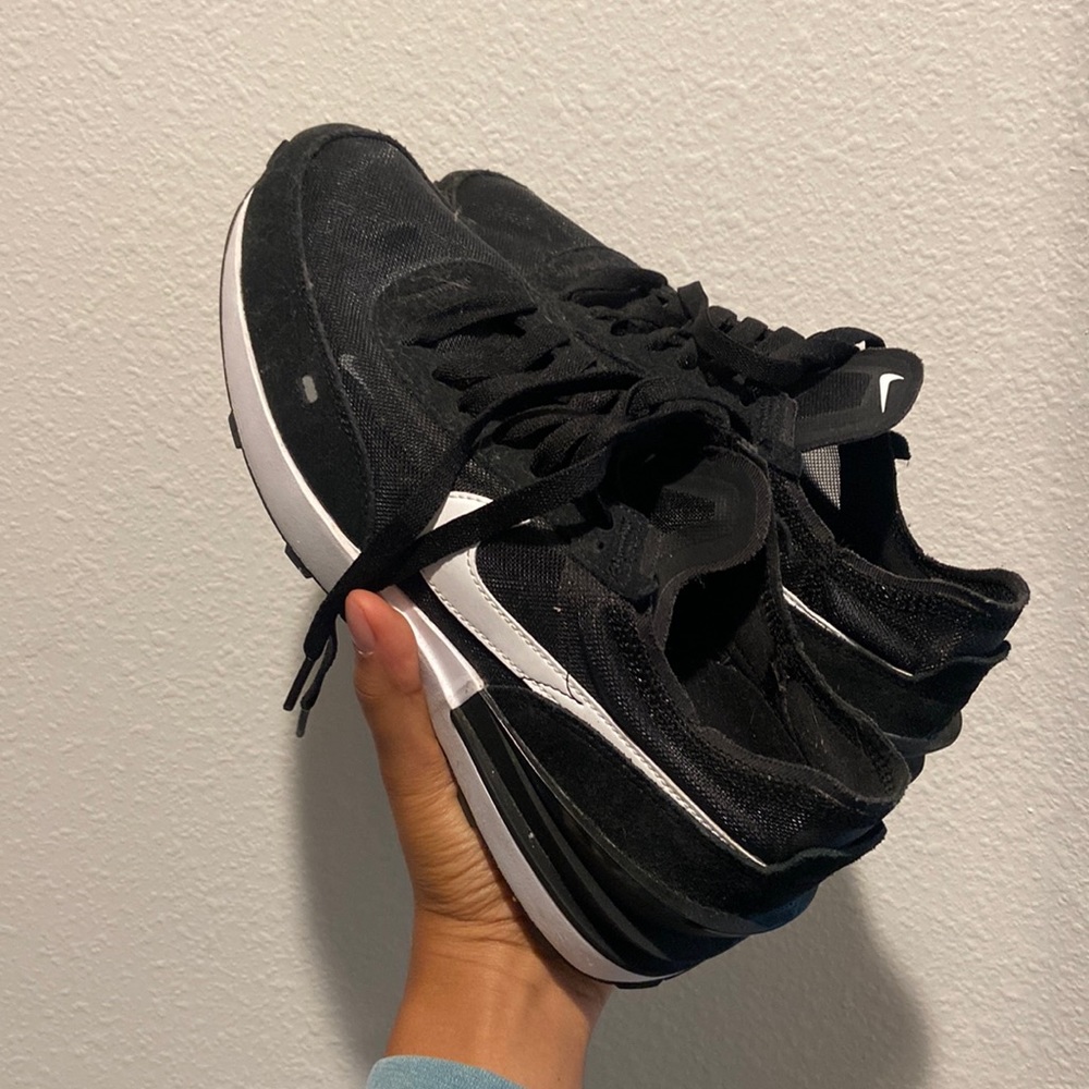 Women’s Nike shoes 9.5